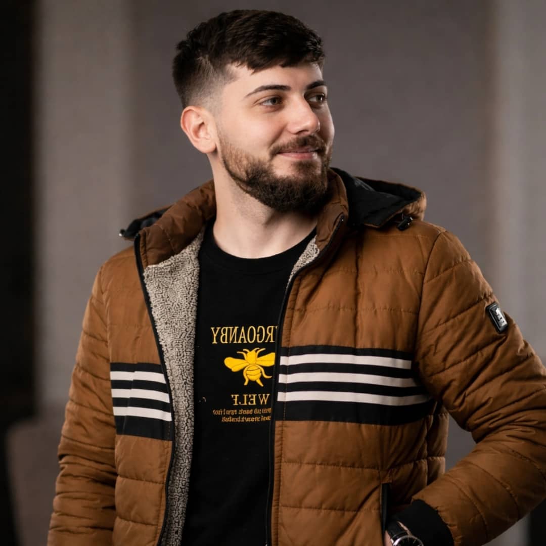 أكرم عودة والخبرة التقنية في الأمن السيبراني والذكاء الاصطناعي