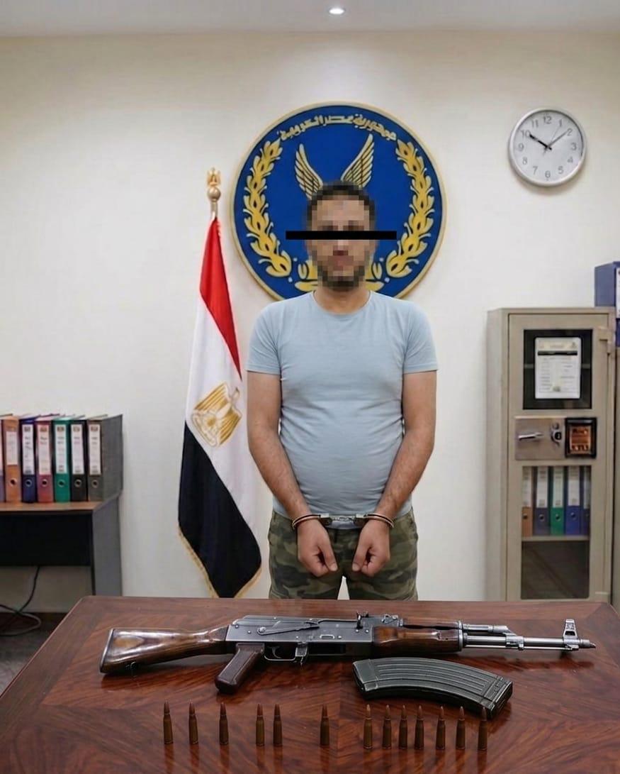 مقتل شخص بطلقة نافذة في الرقبة بمشاجرة عائلية بأصفون المطاعنة.. وضبط المتهم بالبندقية الآلية و19 طلقة