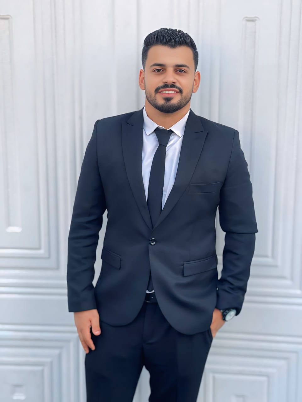الأستاذ عماد حمدي.. نموذج ملهم يدمج "التعلم النشط" في تدريس لغة الضاد