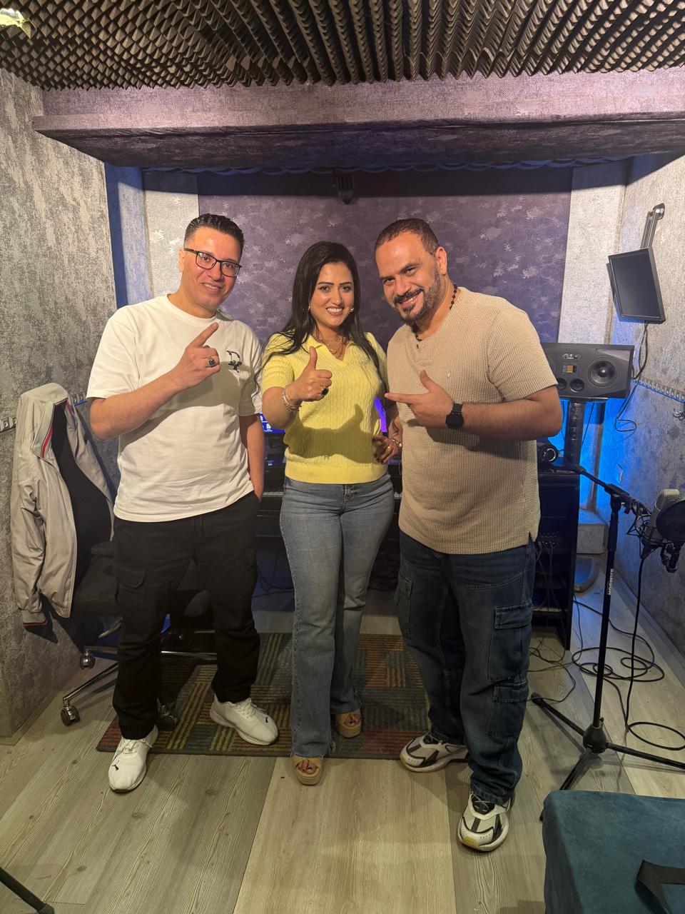 تم الانتهاء من   أحدي الاغاني ضمن مجموعة كبيرة قادمة  أغنية وحده غيري 🎤   للنجمة السوبر ستار   هايدي البارودي