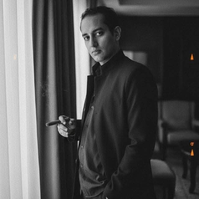 محمد الطاهر.. من إدارة صفحات السوشيال ميديا إلى بناء منظومة تسويقية متكاملة